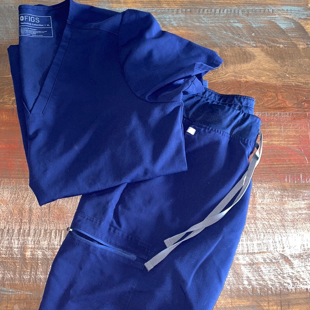 Women FIGS Navy Scrubs